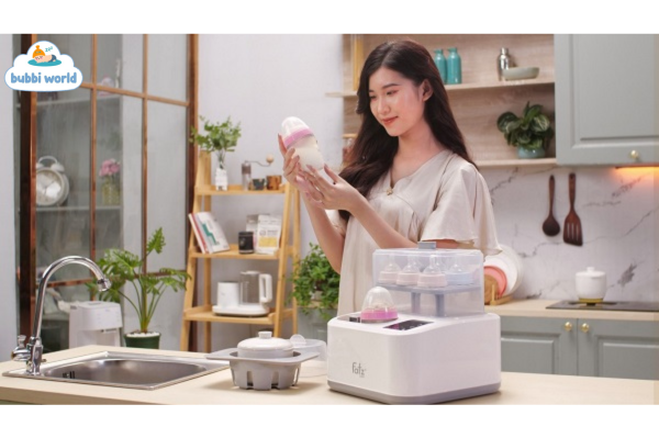 Máy tiệt trùng bình sữa đang là sản phẩm được nhiều mẹ lựa chọn